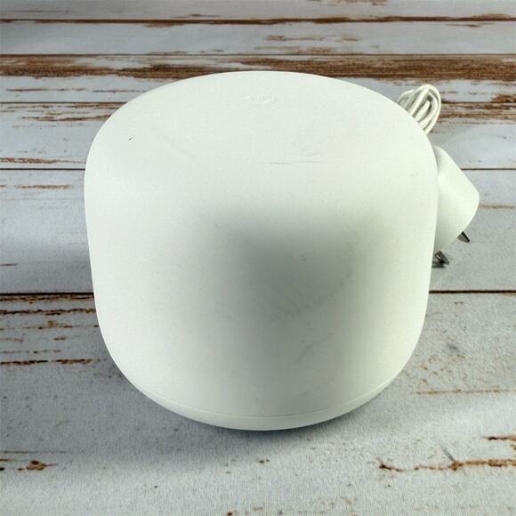 Google Nest Wifi H2D Dual-Band Mesh Router White - Fast & Easy! - Picture 2 of 4